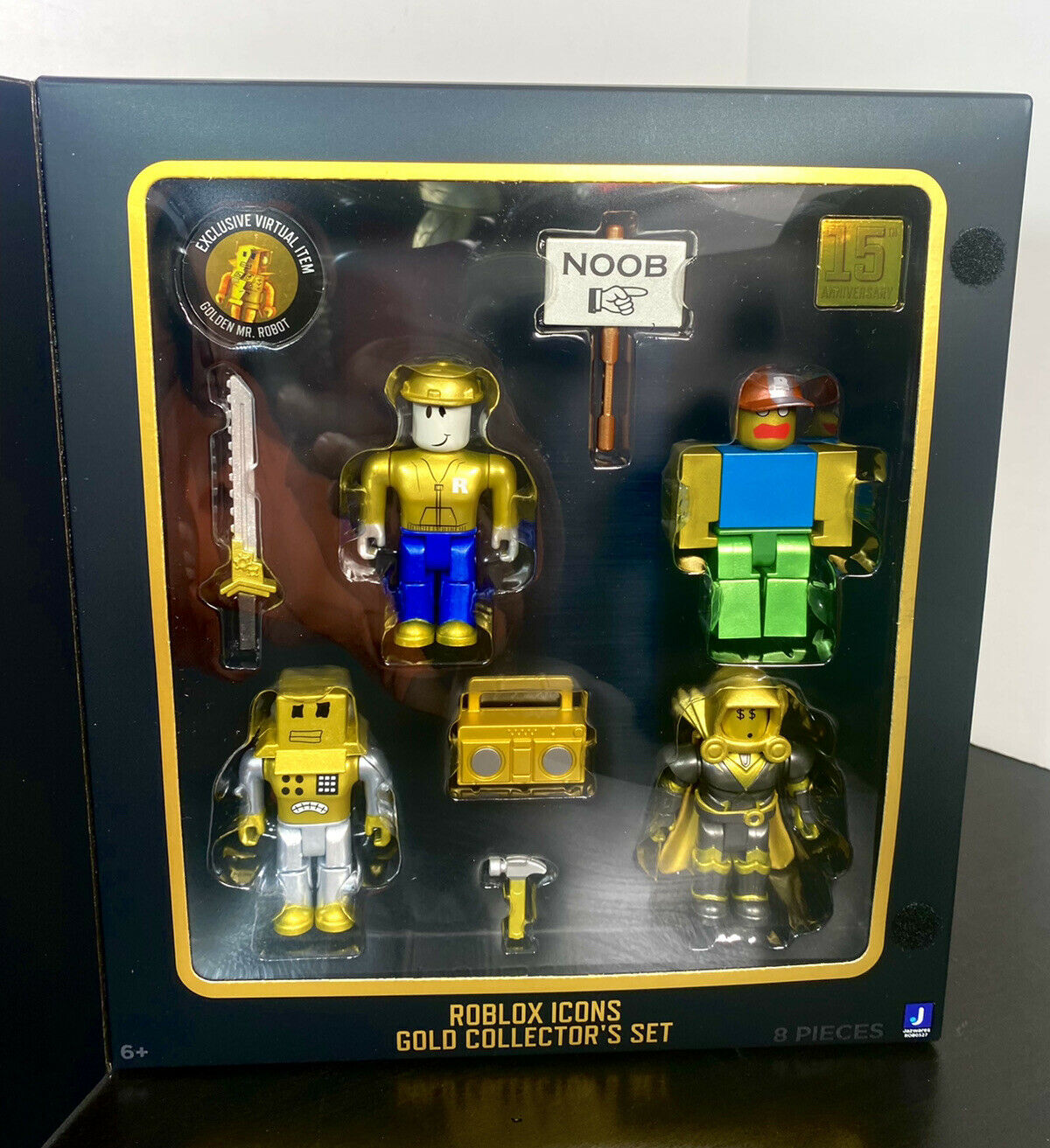  Roblox Action Collection - 15th Anniversary Roblox Icons Gold  Collector's Set [Includes Exclusive Virtual Item]